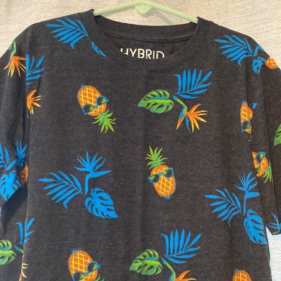 NWOT Boys Tropical Design T-Shirt - Picture 2 of 3